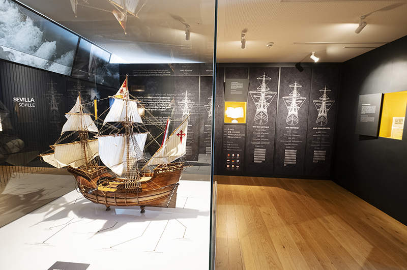 Réplicas de barcos históricos: «Nao Victoria», «El Galeón», «Nao Santa María»